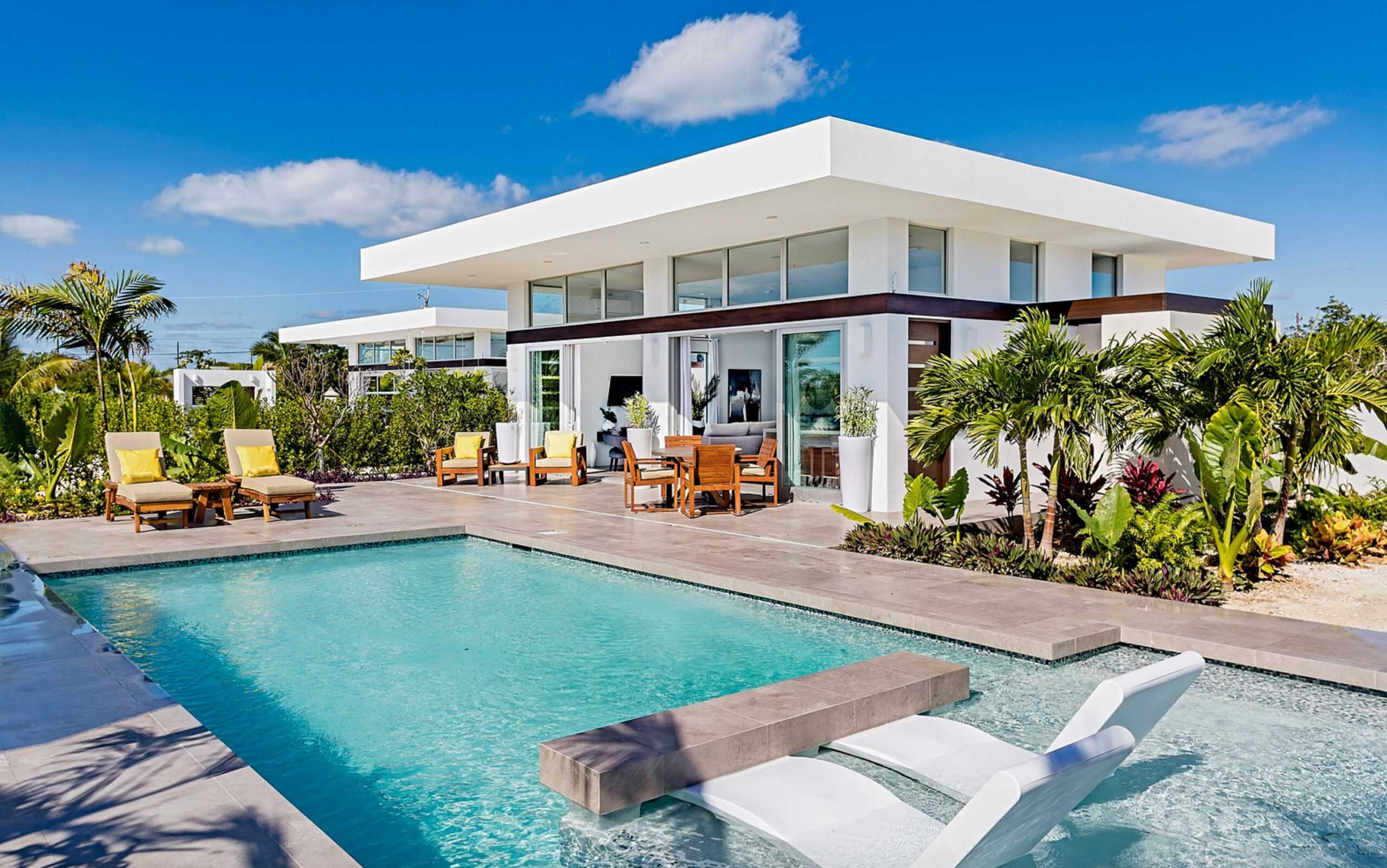 studio with private pool for rent in Turks and Caicos