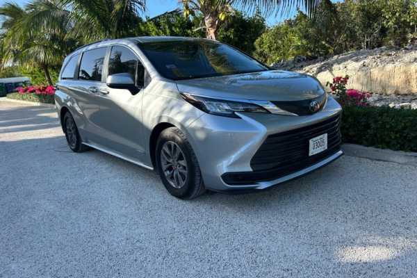 Rent our 8 passenger Toyota Sienna