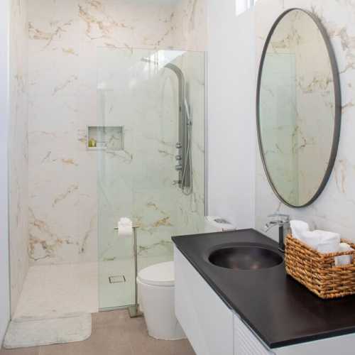 Bathroom downstairs