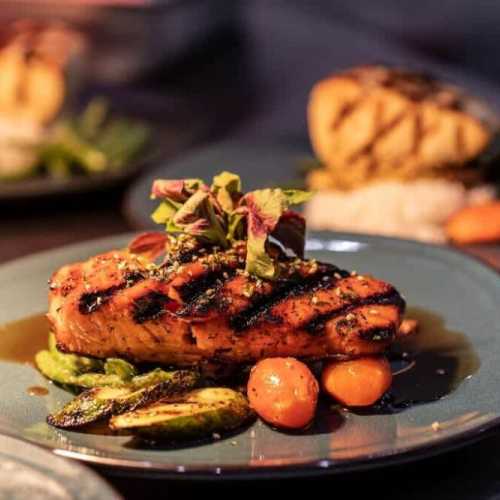 Order a few meals or make White Villas your own all-incluve resort for the week - the choice is yours.