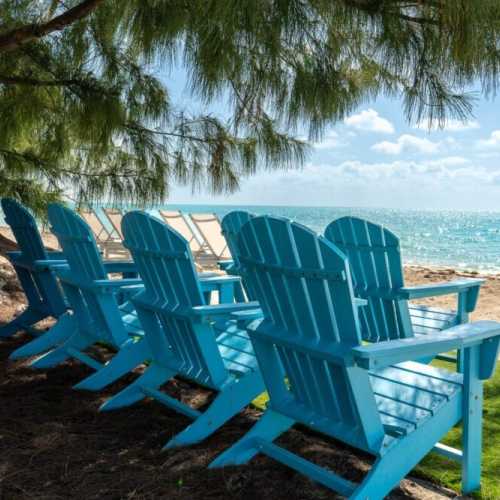 Use White Villas long chairs, beach chairs, picnic table, kayaks and SUP directly on the beach.