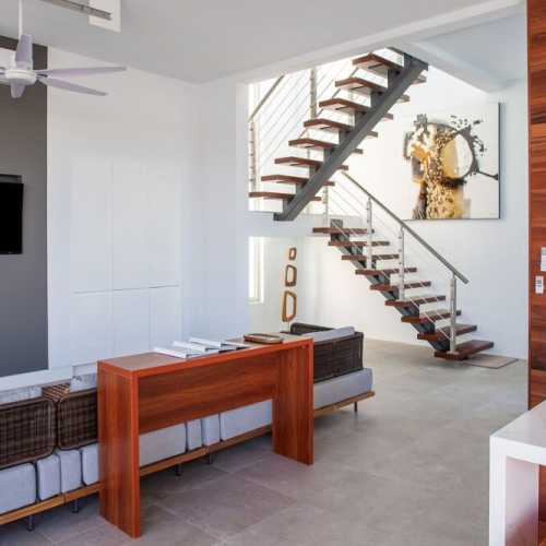 2 rooms upstairs