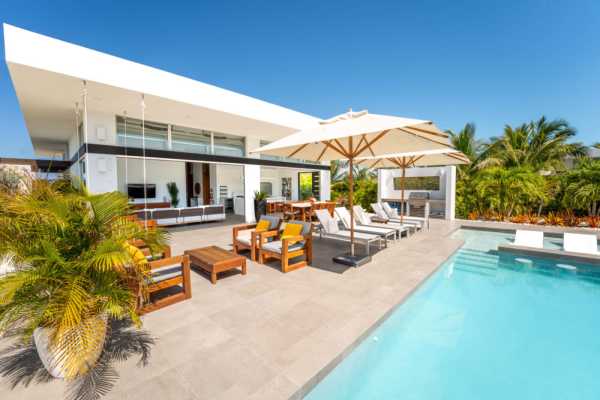 Villa 9 – Excellent for big families & groups