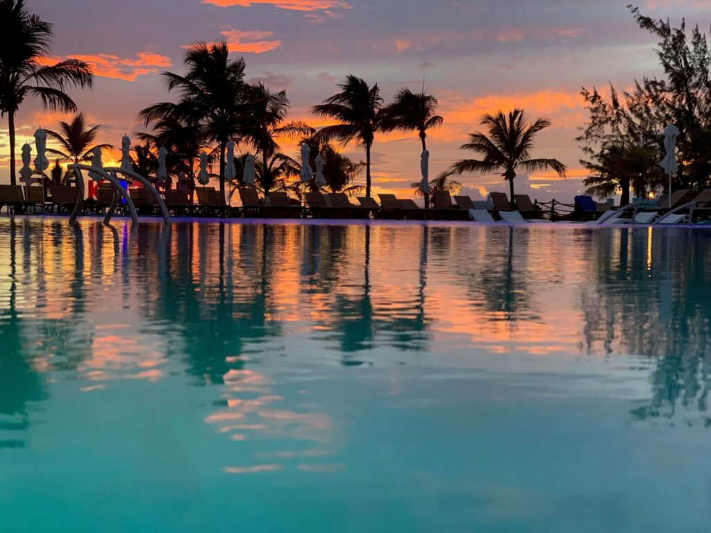 mW5oo5llyoY Turks and Caicos Resort with Pool