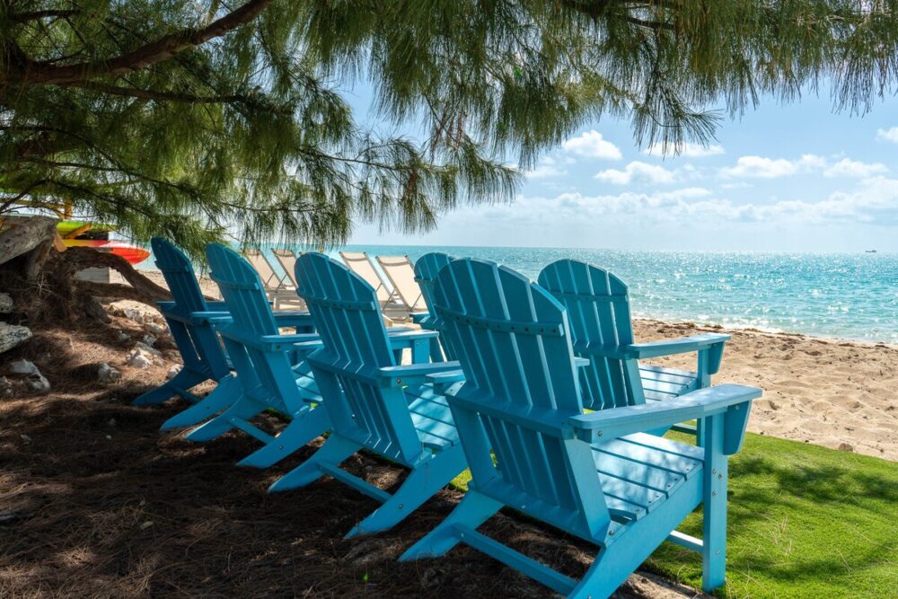 Use White Villas long chairs, beach chairs, picnic table, kayaks and SUP directly on the beach.