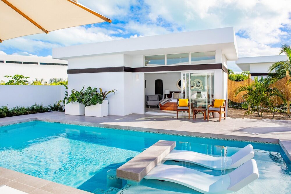 3rd room: large pool annex