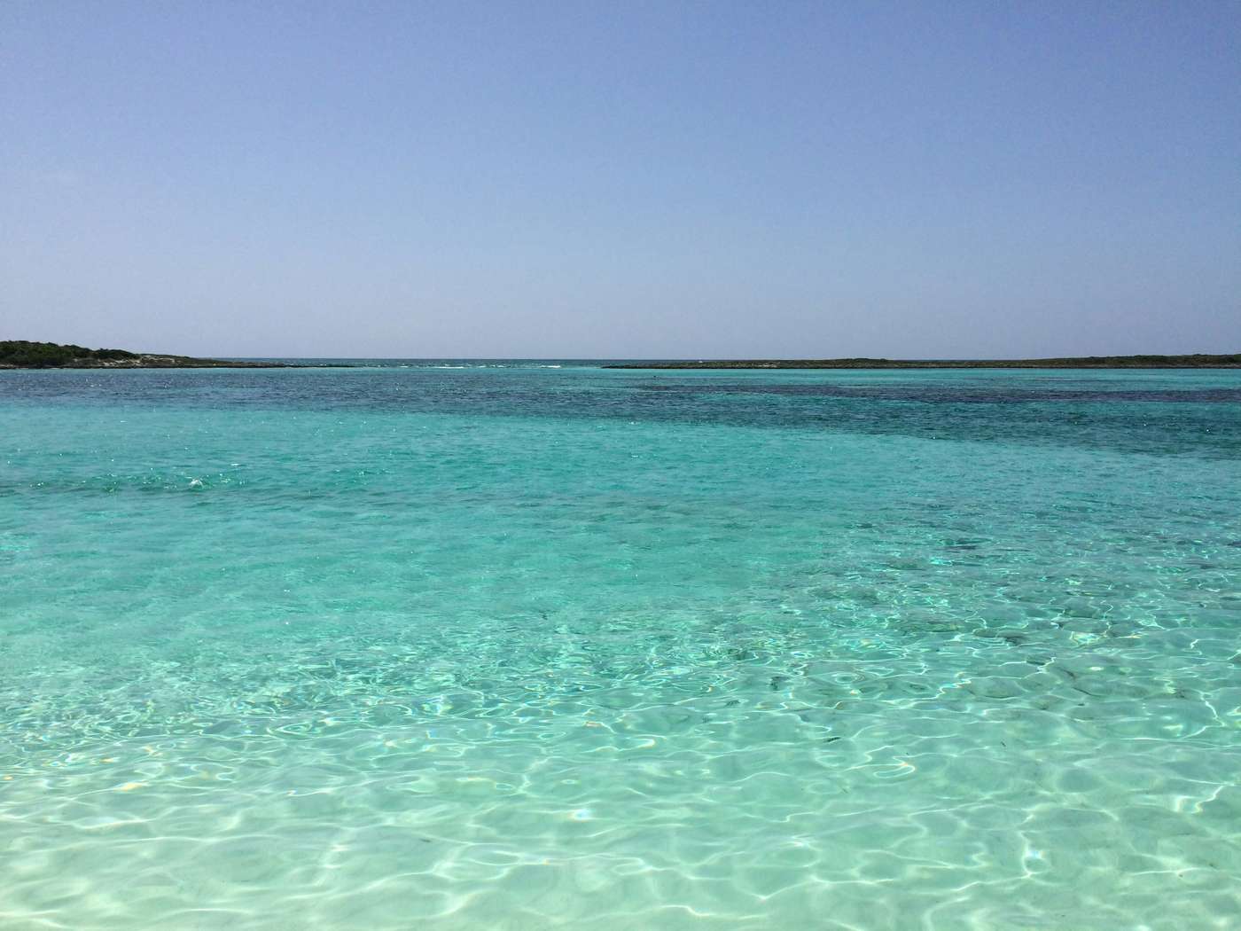 A1uLghEcuFA A body of water that is very clear