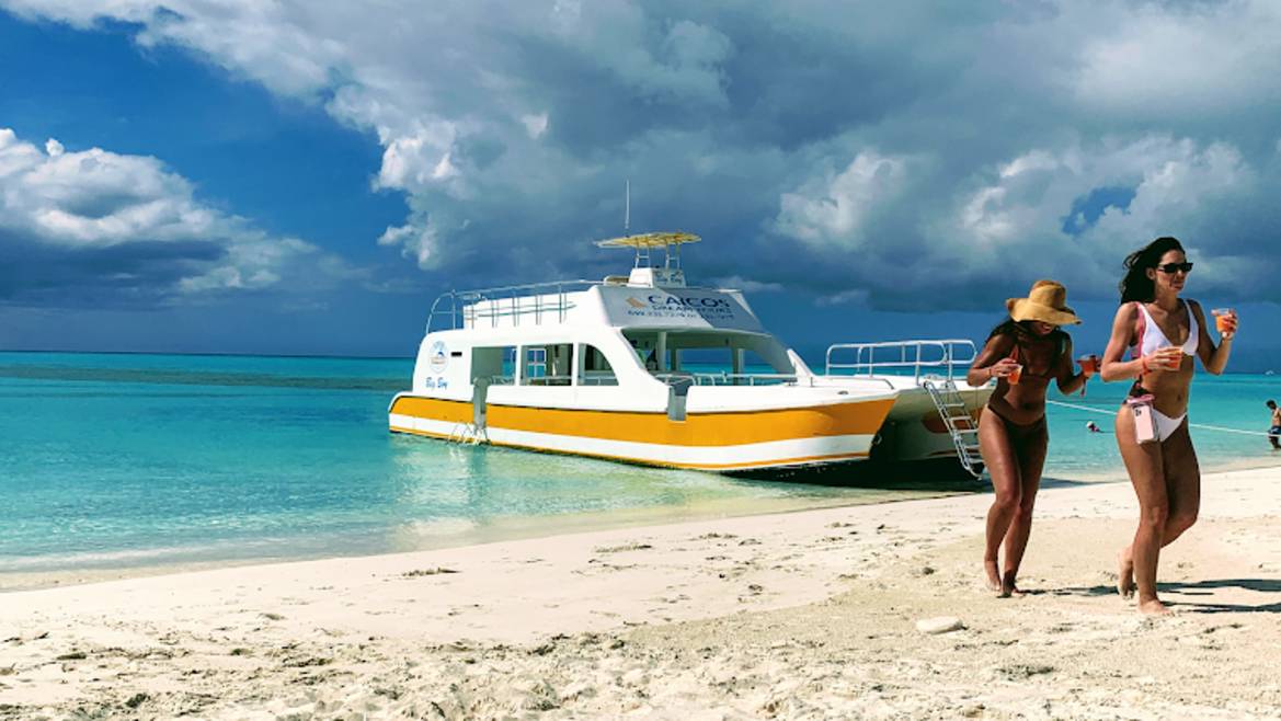 Caicos Dream Tours boat at Half Moon Bay in Providenciales