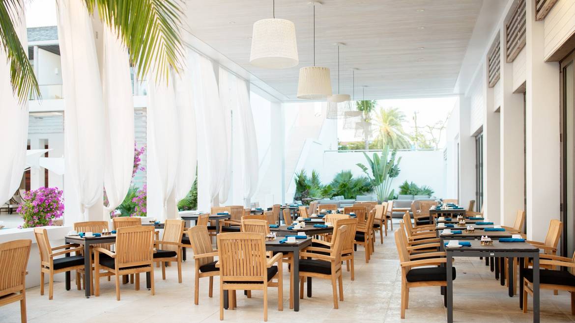 Airy dining room at Indigo restaurant at Wymara in The Bight